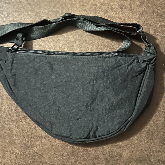 Small Nylon Crescent Bag Dumpling Autumn Fall Black New - Picture 4 of 6